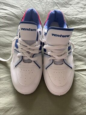 Awesome NEVER WORN Venture White and Blue Athletic Shoes